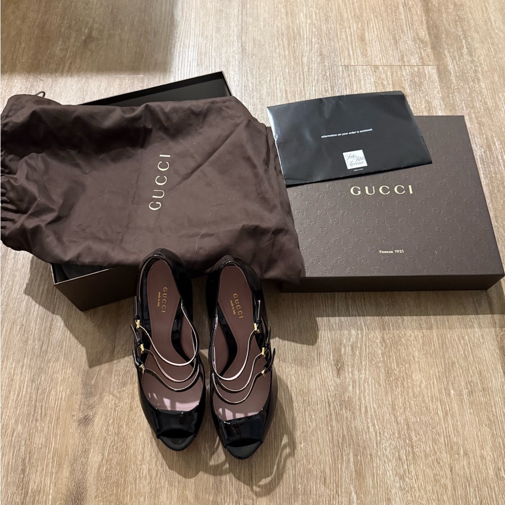 Gucci Lisbeth Patent Leather Mary Jane Pumps/Heels